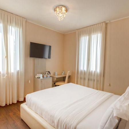 Gardone Palace Hotel Gardone Riviera Kültér fotó