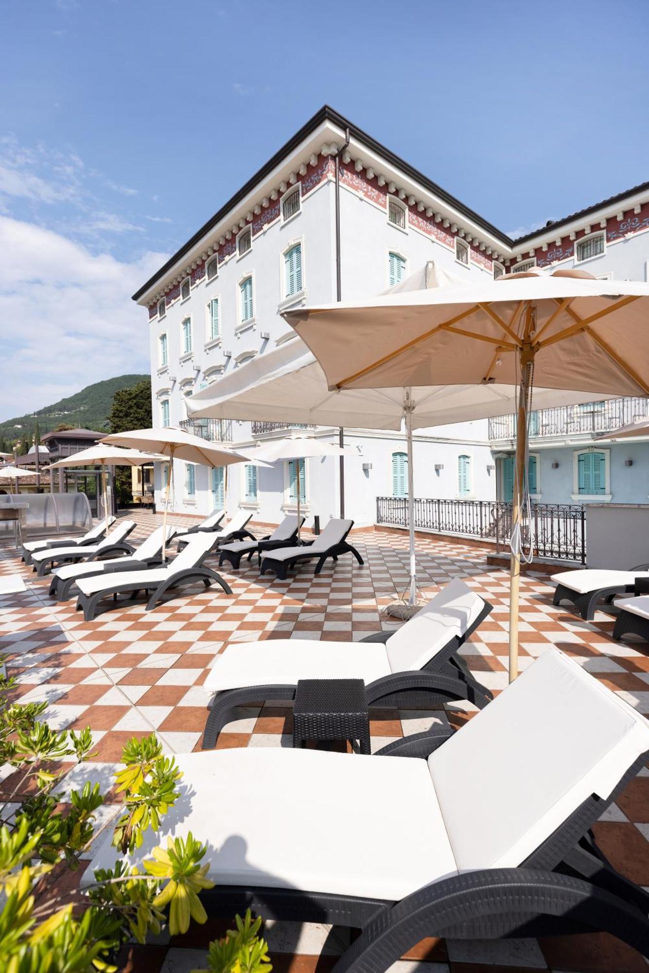 Gardone Palace Hotel Gardone Riviera Kültér fotó