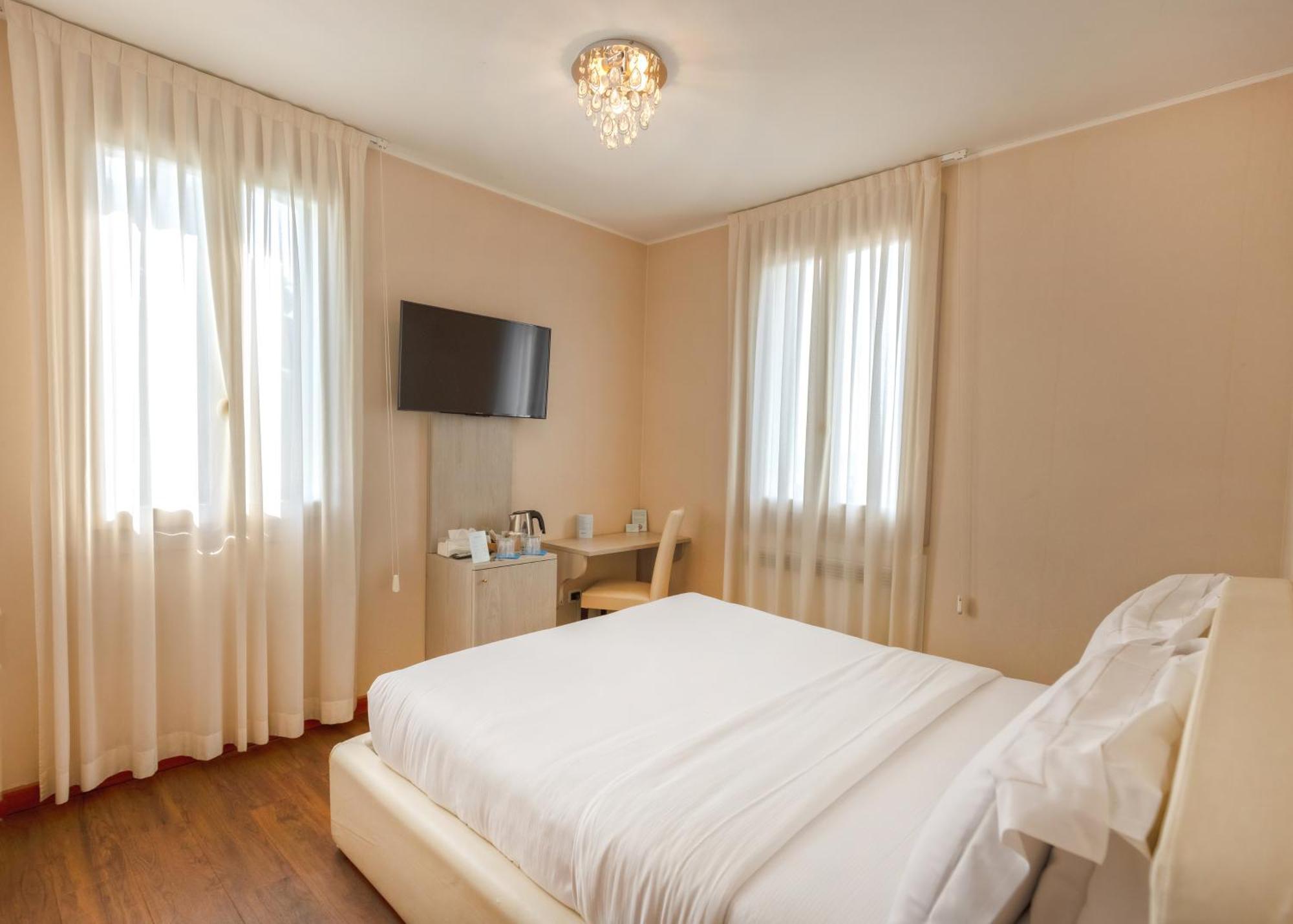 Gardone Palace Hotel Gardone Riviera Kültér fotó